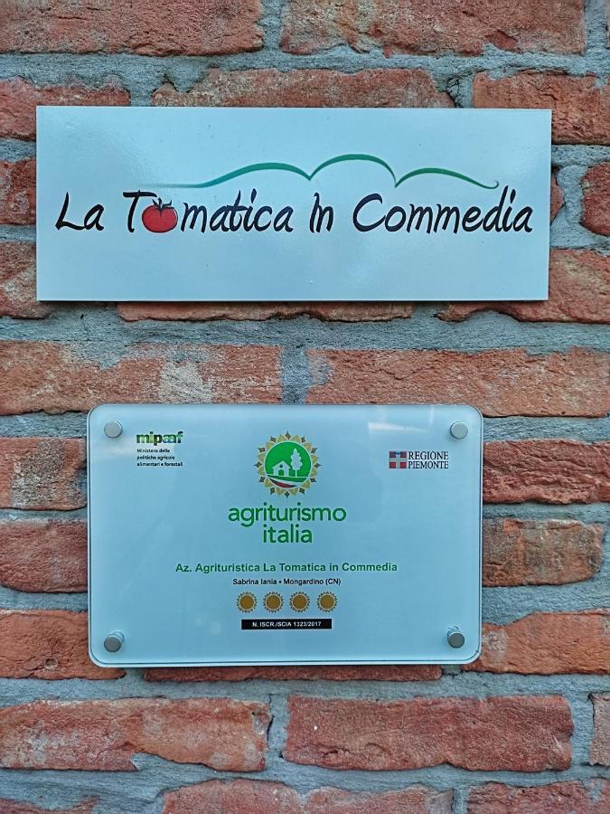 La Tomatica In Commedia Villa Mongardino Buitenkant foto